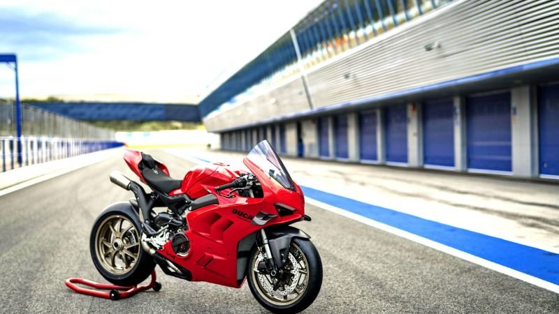 Hình ảnh các đời Ducati Panigale V4 18