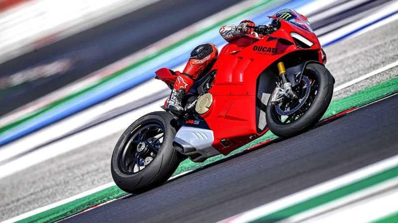 Hình ảnh các đời Ducati Panigale V4 23