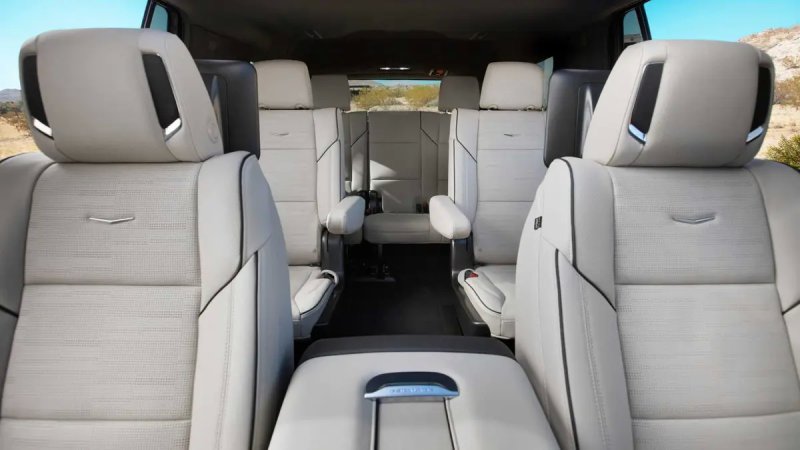 Hình ảnh chi tiết xe Cadillac Escalade cao cấp 7