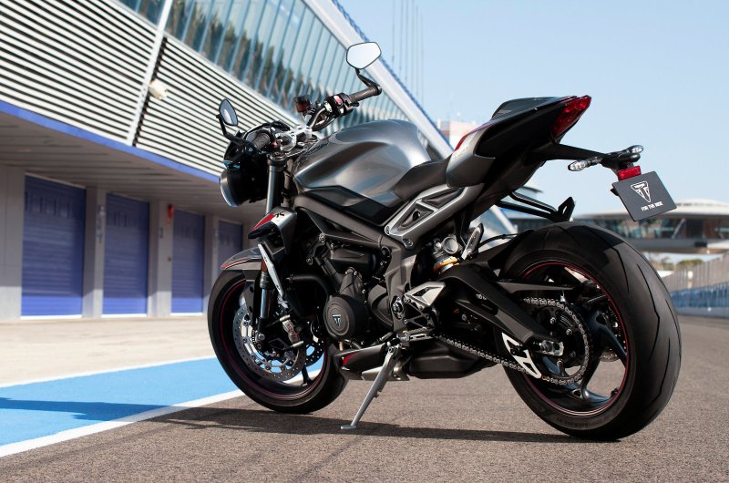 Hình ảnh chi tiết xe Triumph Street Triple 15