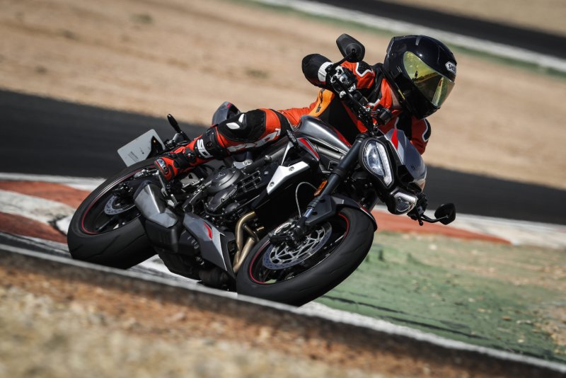 Hình ảnh chi tiết xe Triumph Street Triple 24