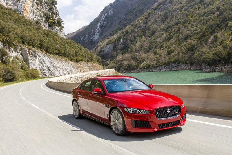 Hình ảnh của dòng xe Jaguar XE cao cấp và đa dạng 6