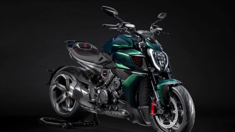 Hình ảnh Ducati Diavel cho giới trẻ 20