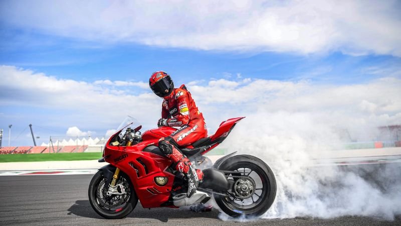 Hình ảnh Ducati Panigale V4 mới nhất 15