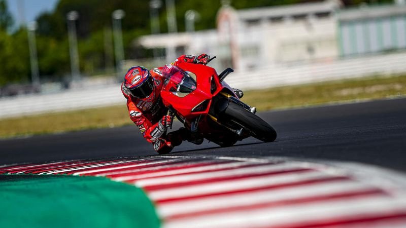 Hình ảnh Ducati Panigale V4 mới nhất 22