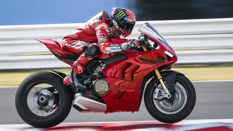 Hình ảnh Ducati Panigale V4 mới nhất 24