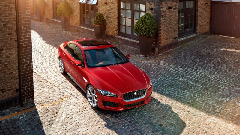 Hình ảnh hàng đầu của dòng xe Jaguar XE 9