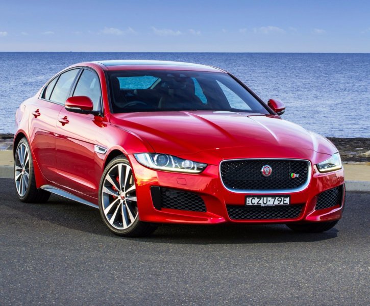 Hình ảnh hàng đầu của dòng xe Jaguar XE 10