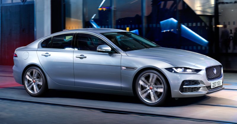 Hình ảnh hàng đầu của dòng xe Jaguar XE 15