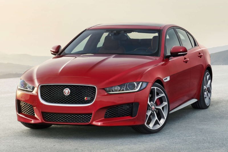 Hình ảnh hàng đầu của dòng xe Jaguar XE 27