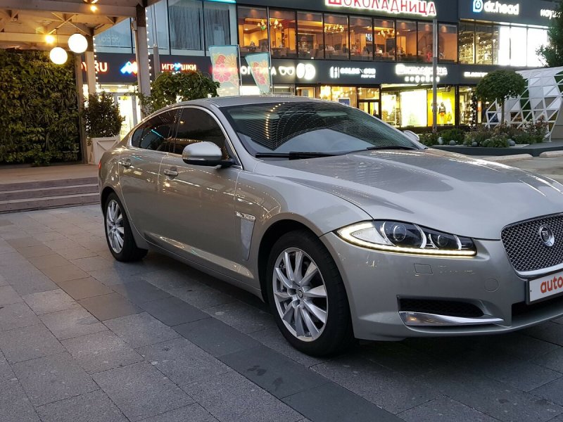 Hình ảnh Jaguar XF phong cách hiện đại 3