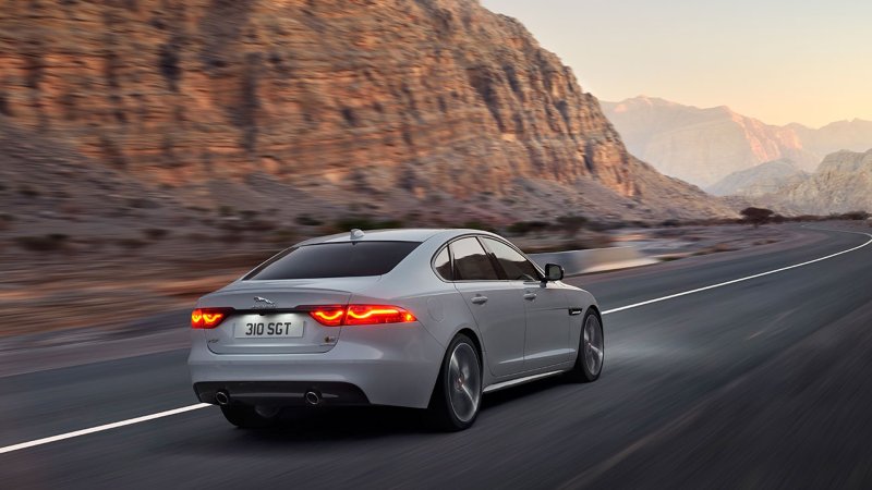 Hình ảnh Jaguar XF phong cách hiện đại 5