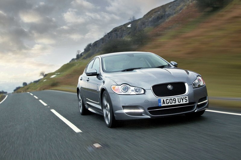 Hình ảnh Jaguar XF phong cách hiện đại 6