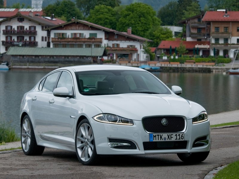 Hình ảnh Jaguar XF phong cách hiện đại 12