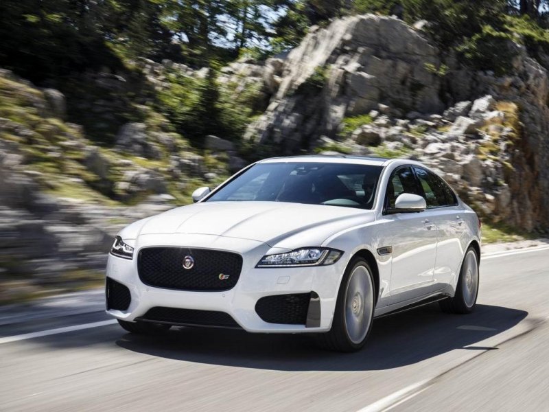 Hình ảnh Jaguar XF phong cách hiện đại 13