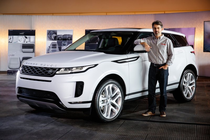 Hình ảnh Land Rover Discovery Sport đa dạng màu sắc 11