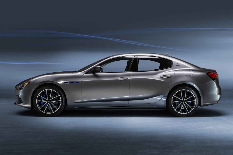 Hình ảnh Maserati Ghibli đa góc độ 15