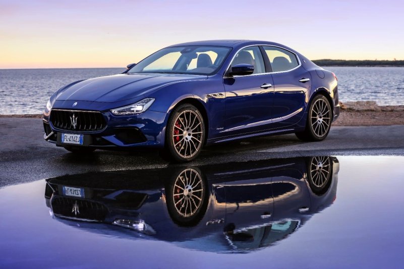 Hình ảnh Maserati Ghibli đa góc độ 16