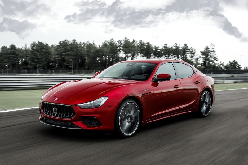 Hình ảnh Maserati Ghibli đa góc độ 33