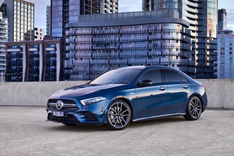 Hình ảnh Mercedes AMG A35 4Matic full HD 9