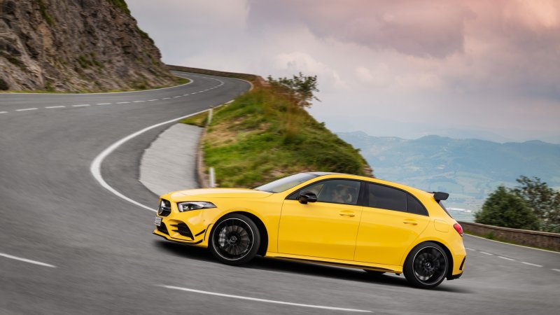 Hình ảnh Mercedes AMG A35 4Matic full HD 19