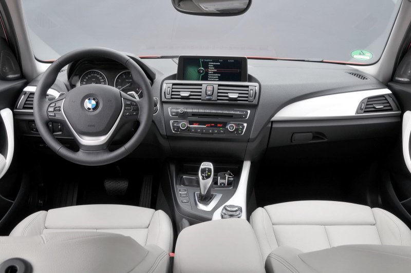 Hình ảnh nội thất sang trọng BMW 118i 3