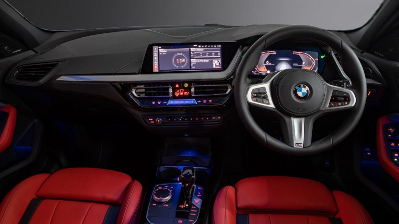 Hình ảnh nội thất sang trọng BMW 118i 9