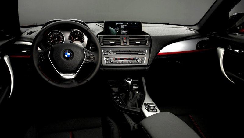 Hình ảnh nội thất sang trọng BMW 118i 12