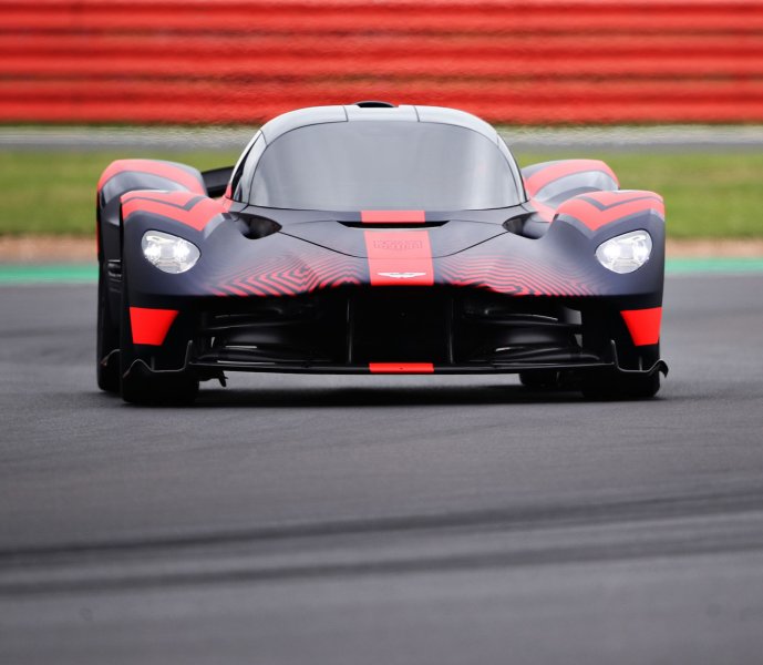 Hình ảnh siêu xe Aston Martin Valkyrie mới nhất 21