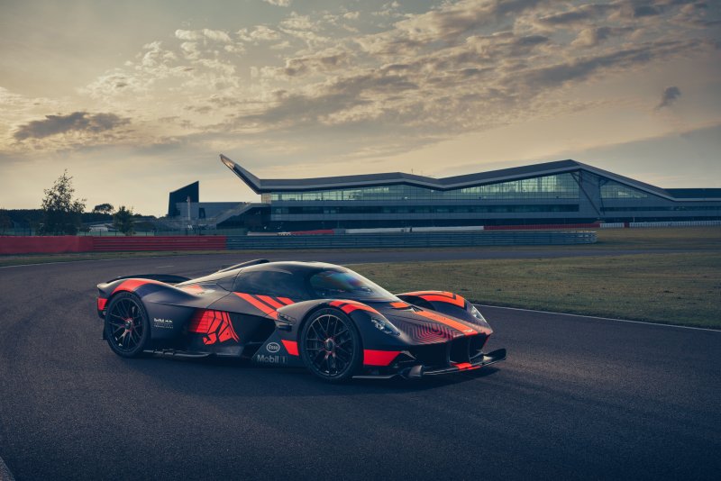 Hình ảnh siêu xe Aston Martin Valkyrie mới nhất 23