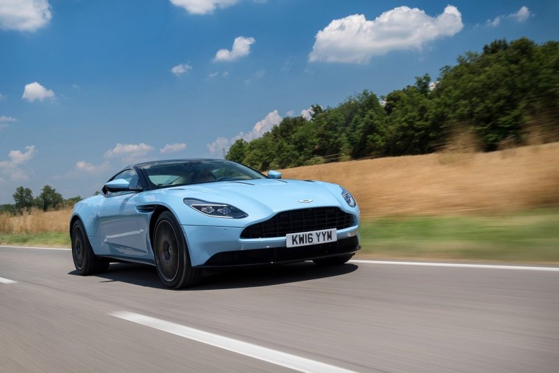 Hình ảnh xe Aston Martin DB11 thể thao và sang trọng 5