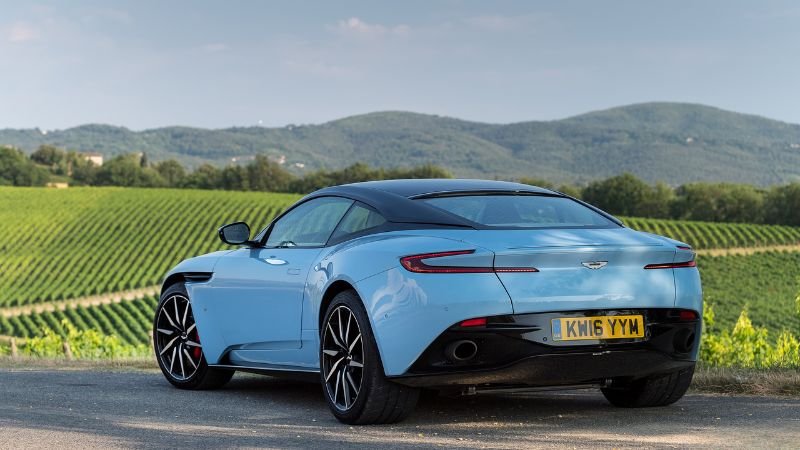 Hình ảnh xe Aston Martin DB11 thể thao và sang trọng 21