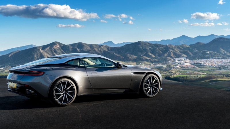 Hình ảnh xe Aston Martin DB11 thể thao và sang trọng 25