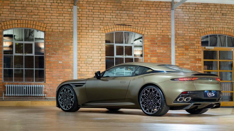 Hình ảnh xe Aston Martin DBS chất lượng 4K 27