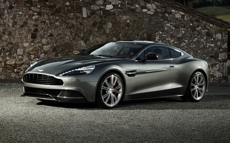 Hình ảnh xe Aston Martin Vanquish phong cách 4