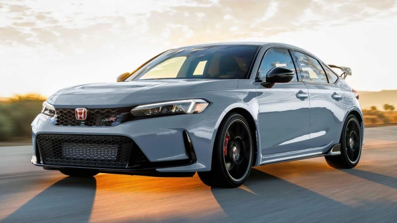 Hình ảnh xe Honda Civic Type R từ góc độ đẹp 9