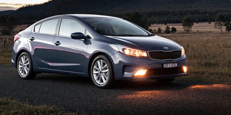 Hình ảnh xe Kia Cerato màu sắc sống động 6