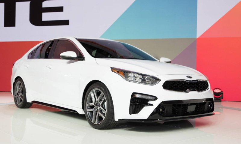 Hình ảnh xe Kia Cerato màu sắc sống động 17