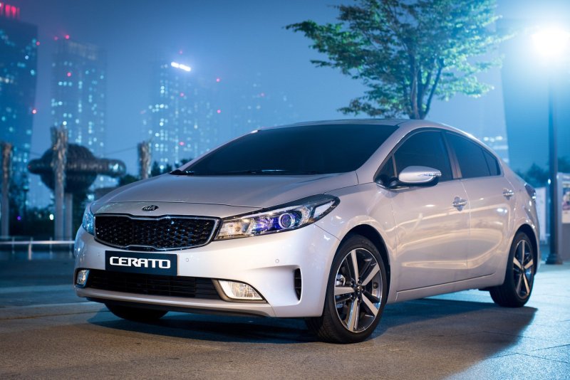 Hình ảnh xe Kia Cerato màu sắc sống động 25