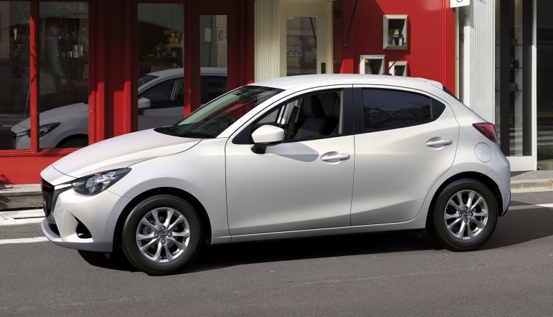 Hình ảnh xe Mazda 2 đời mới chất lượng cao 9