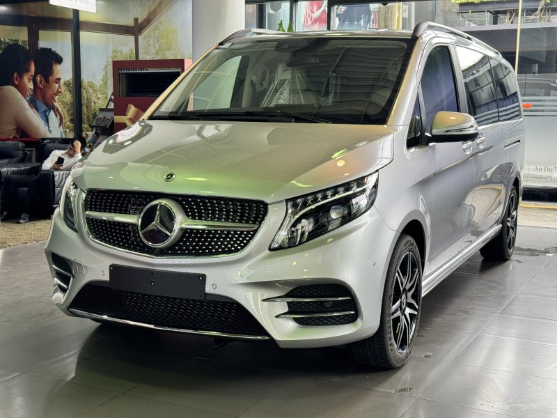 Hình ảnh xe Mercedes V250 sang trọng 30