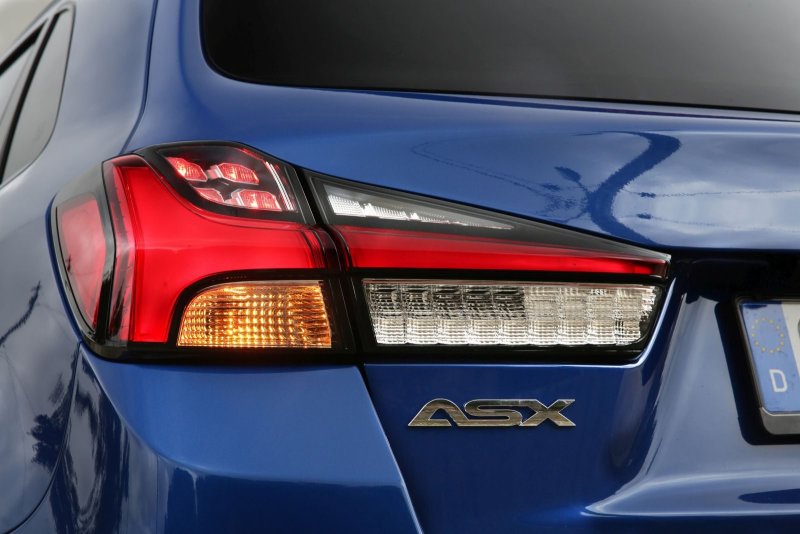 Hình ảnh xe Mitsubishi ASX mới nhất 18