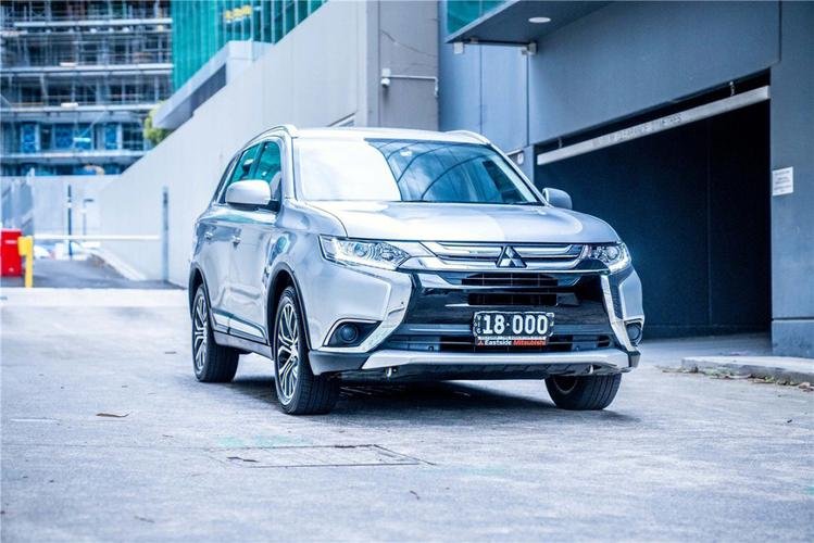 Hình ảnh xe Mitsubishi Outlander đỉnh cao 17