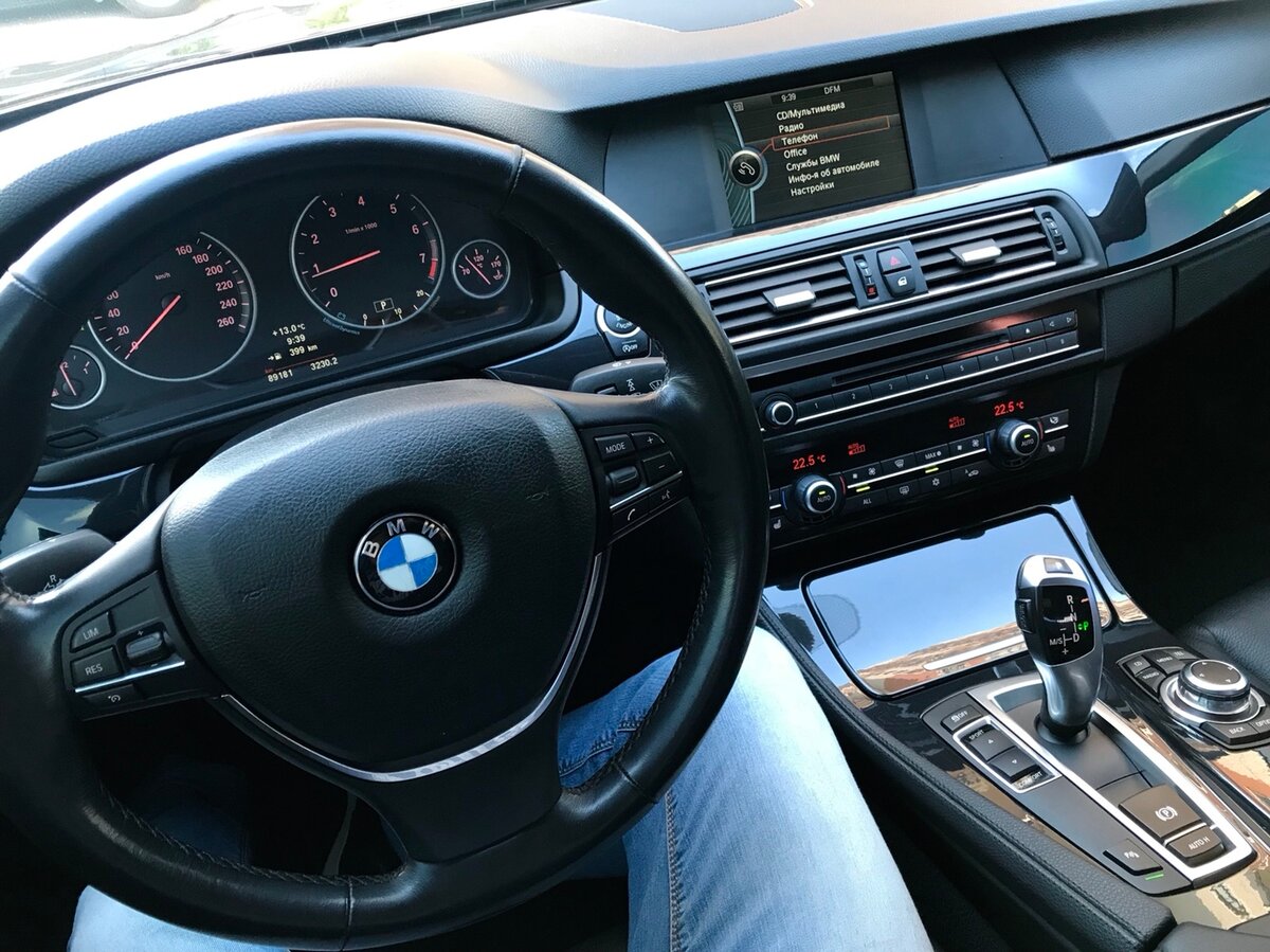 Hình nền BMW 528i cực đẹp dành cho máy tính 2