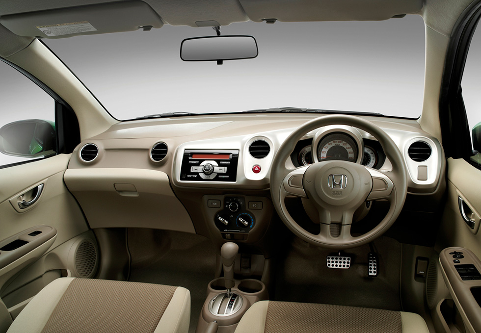 Hình nội thất sang trọng của xe ảnh xe Honda Brio 2