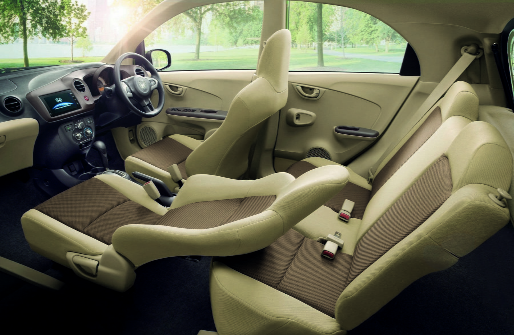 Hình nội thất sang trọng của xe ảnh xe Honda Brio 15