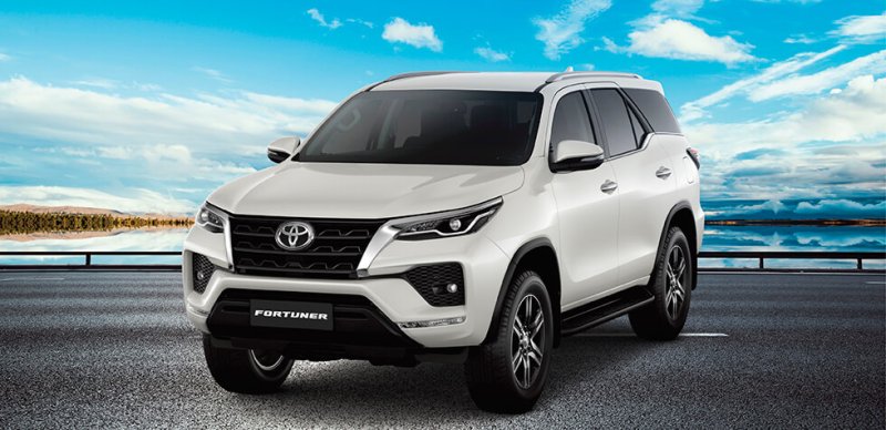 Hình xe Fortuner 2.4AT 4x2 phong cách sang trọng 17