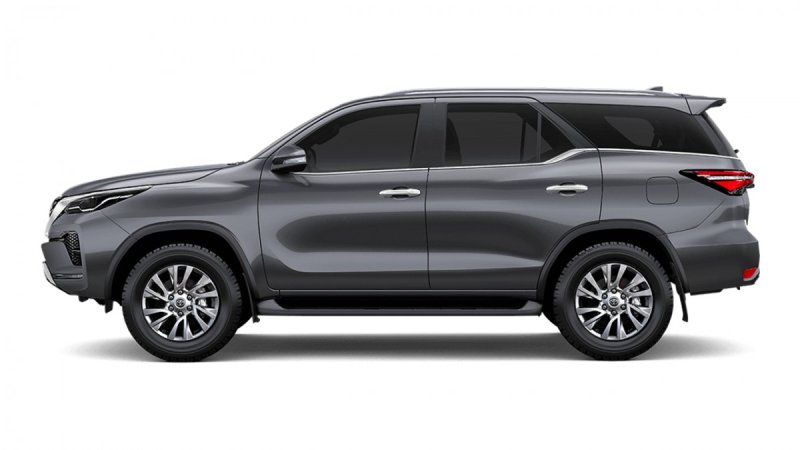 Hình xe Fortuner 2.4AT 4x2 phong cách sang trọng 25