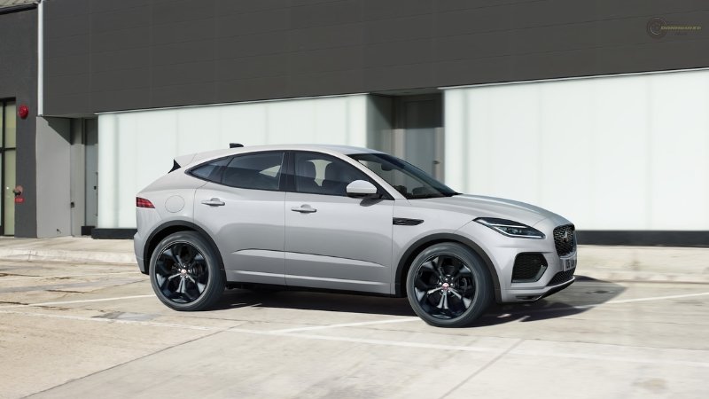 Jaguar E-Pace 04