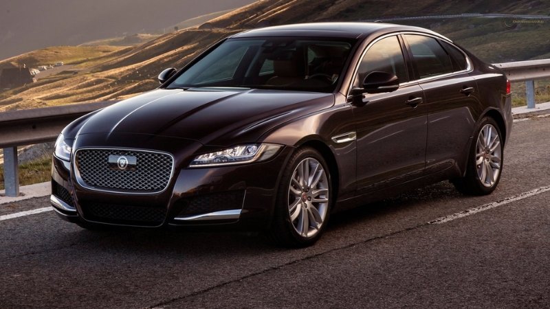 Jaguar XF 02